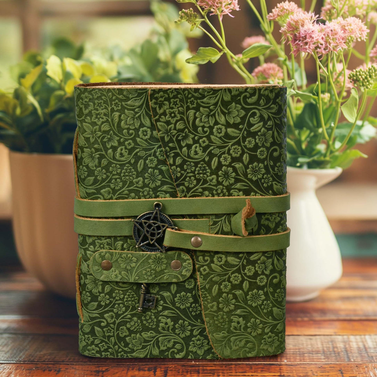 LEATHER VILLAGE Wiccan Journal Floral Pentagram, Green 7x5